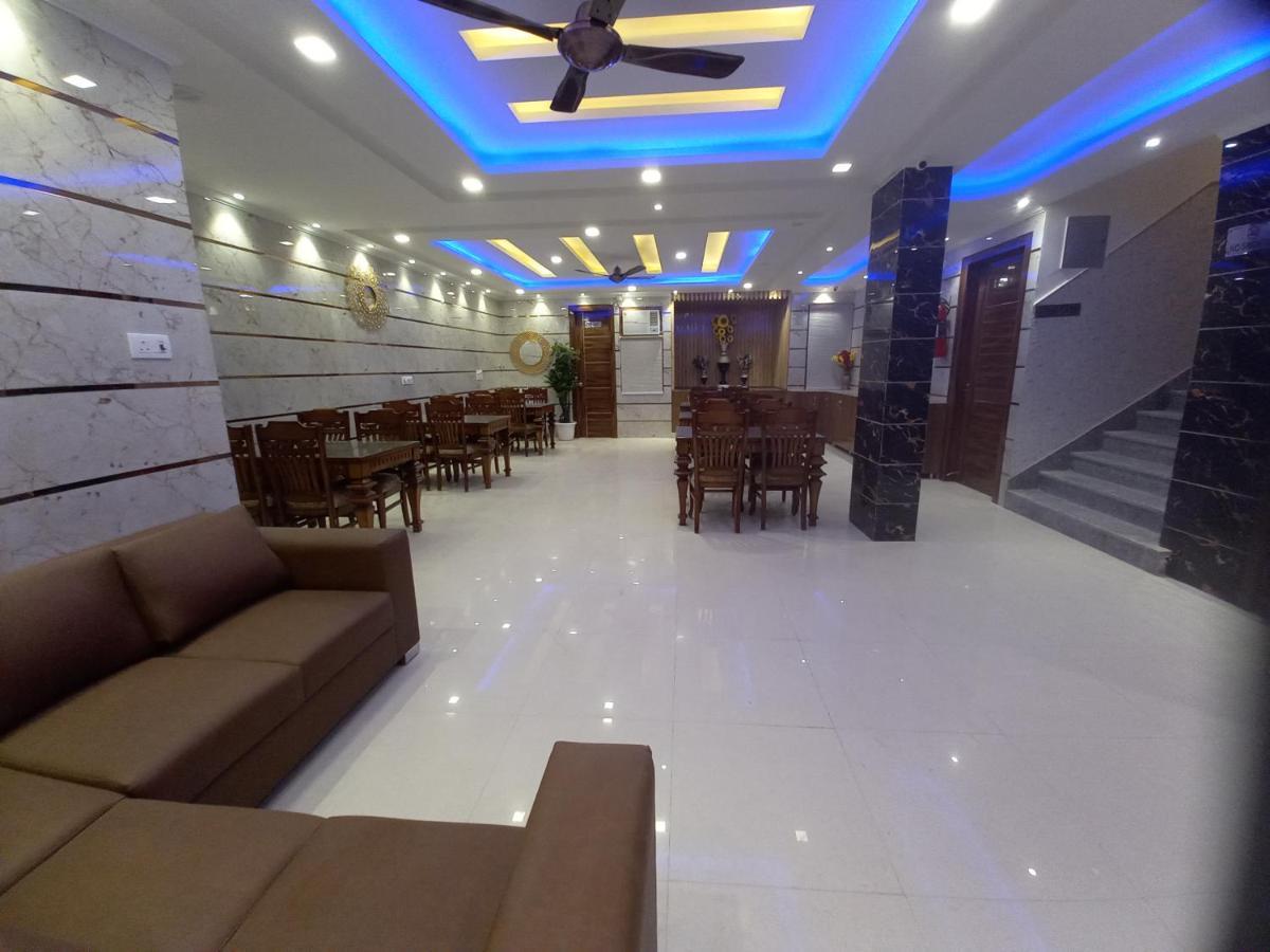 Hotel Festival Mahipalpur Delhi Airport - Near Delhi Aerocity นิวเดลี ภายนอก รูปภาพ