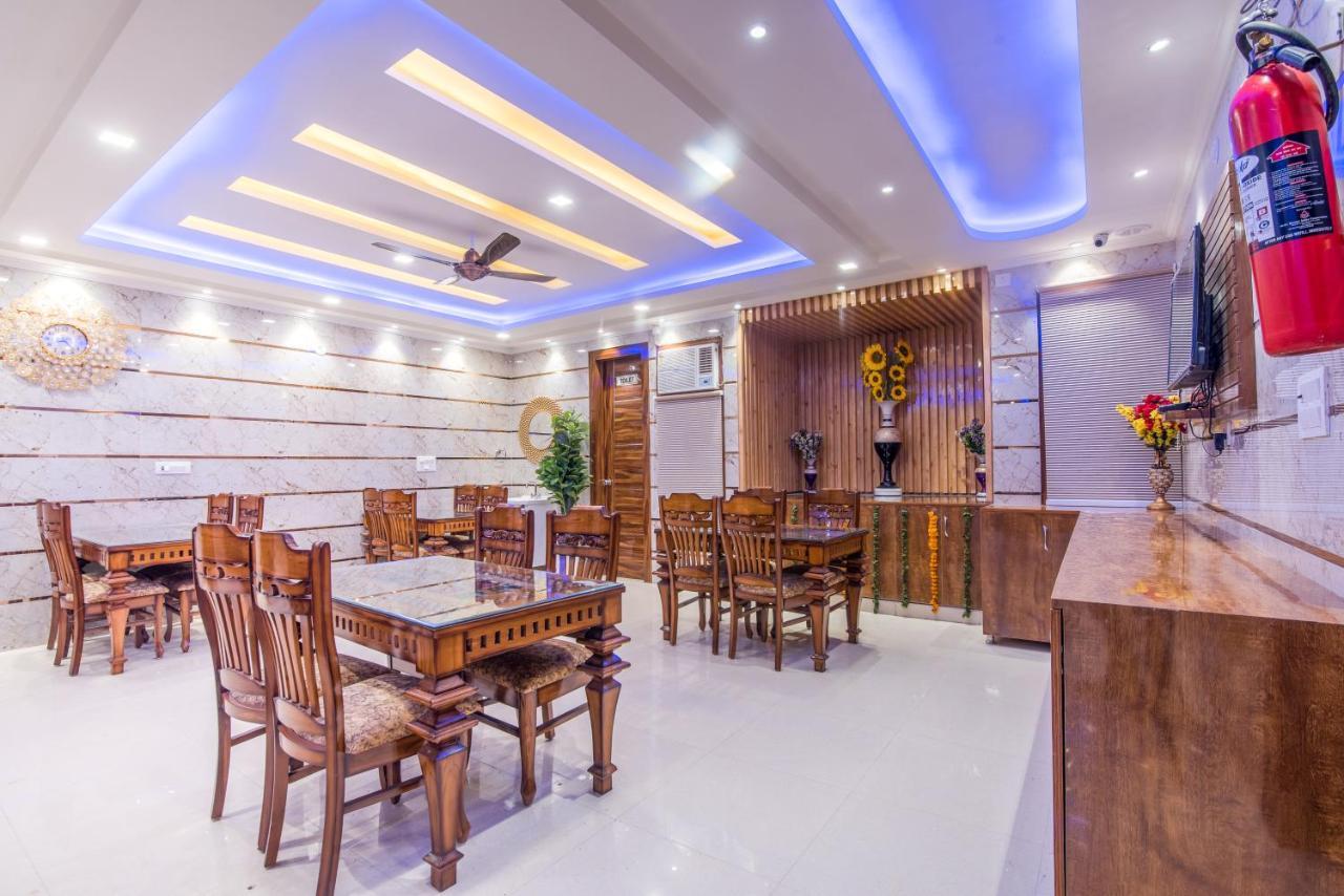 Hotel Festival Mahipalpur Delhi Airport - Near Delhi Aerocity นิวเดลี ภายนอก รูปภาพ